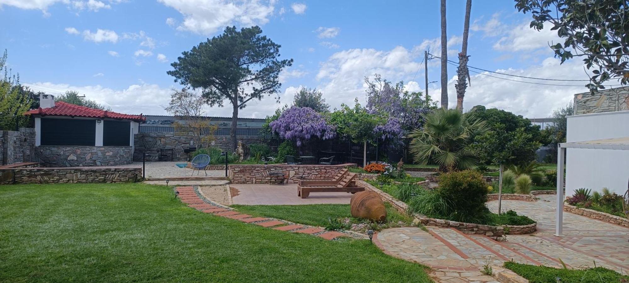 Kalamata Garden Suite Luaran gambar