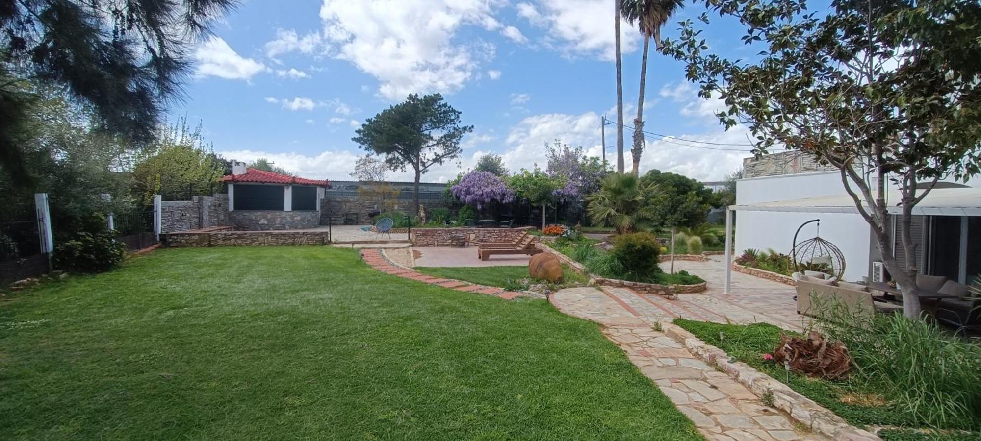 Kalamata Garden Suite Luaran gambar